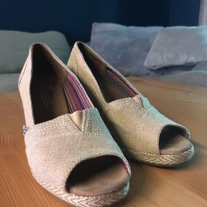 Tan Toms Wedges SIZE 8